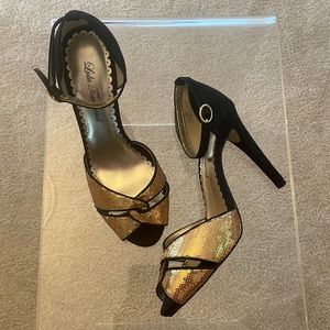 Lulu Townsend Black & Gold Heels
